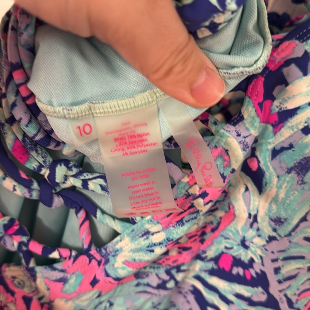 Lilly Pulitzer Isle lattice swimsuit in size 10 in very good used condition - Picture 4 of 6